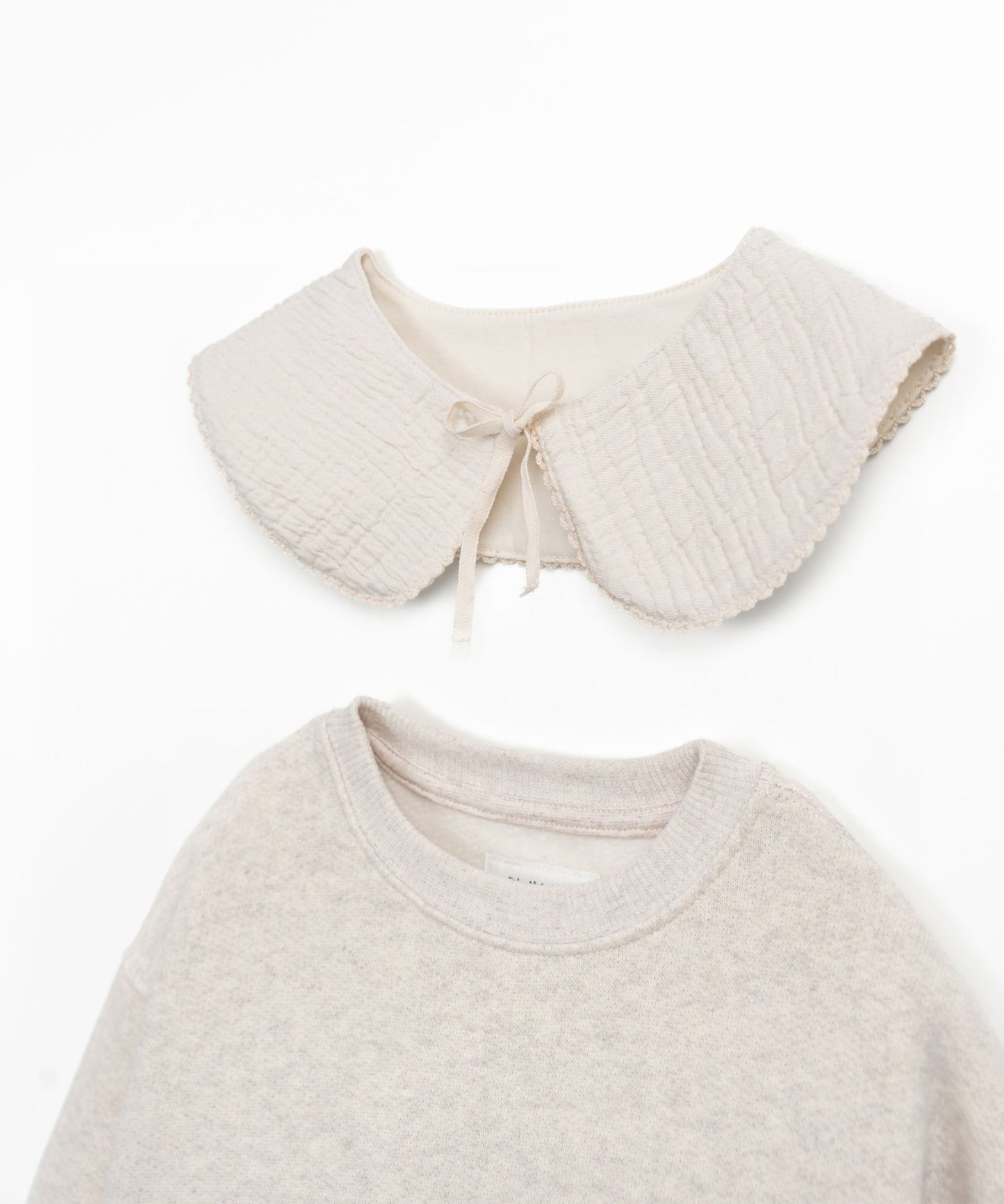 Knitted Sweater With Colar